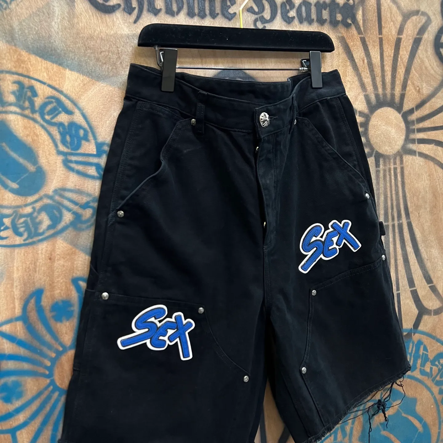 P520 chrome hearts limited series new city limited jeans Chrome Hearts city limited denim shorts vintage levis American made 501 505 517 base version remake Levis American made 501 base version imported sheepskin 925 silver remake Customers provide waist and pants length or height and weight. The studio will select the most suitable base version for you to remake. There are many people doing remakes in the market. Don’t belittle or comment. The difference is visible to the naked eye. See and compare for yourself #CHROME HEARTS Unisex style